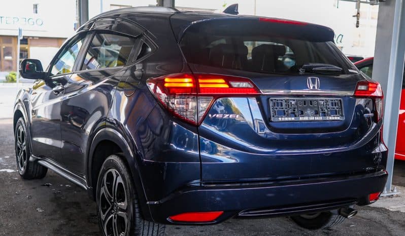
								HONDA VEZEL HYBRID full									