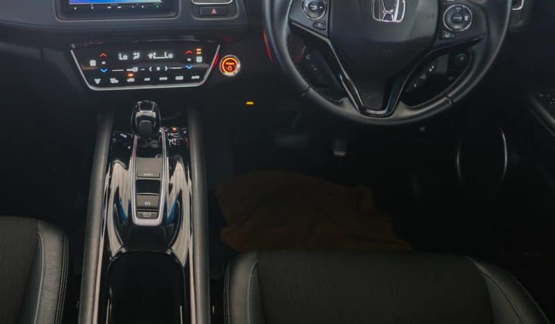 
								HONDA VEZEL HYBRID full									