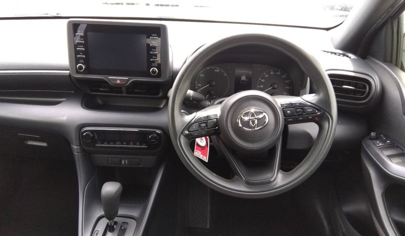 
								Toyota Yaris Hybrid 2021 full									