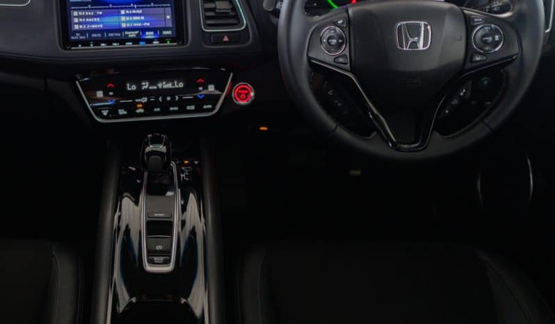 
								Honda Vezel Hybrid 2020 full									
