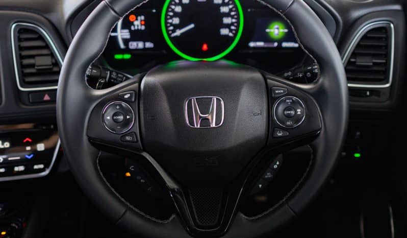 
								Honda Vezel Hybrid 2020 full									