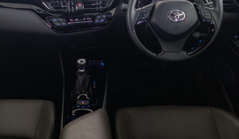 
								Toyota CH-R 2020 full									