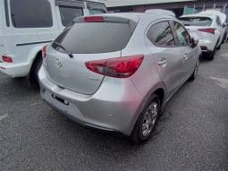 
										MAZDA 2 2021 full									