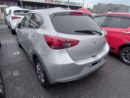 
										MAZDA 2 2021 full									