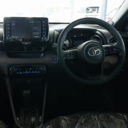 
										TOYOTA YARIS 2021 full									