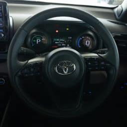 
										TOYOTA YARIS 2021 full									
