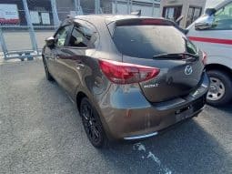 
										MAZDA 2 2022 full									