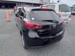
										MAZDA 2 2022 full									