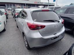 
										MAZDA 2 2022 full									