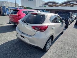
										MAZDA 2 2021 full									