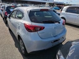 
										MAZDA 2 2022 full									