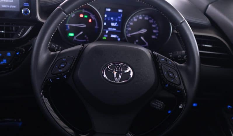 
								TOYOTA C-HR 2023 full									