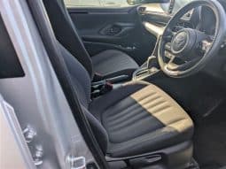 
										Toyota Yaris Hybrid 2021 full									