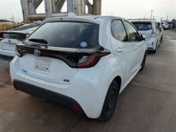 
										Toyota Yaris Hybrid full									