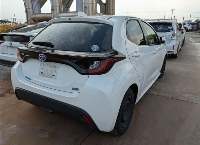 
								Toyota Yaris Hybrid full									