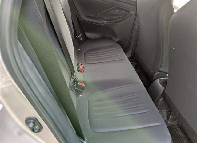 
								Toyota Yaris Hybrid 2021 full									