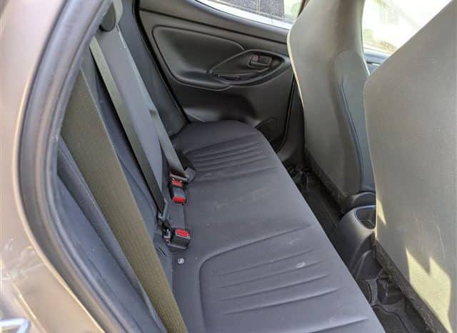 
								TOYOTA YARIS HYBRID 2021 full									