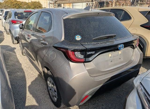 
								TOYOTA YARIS HYBRID 2021 full									