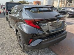 
										TOYOTA C-HR HYBRID 2021 full									